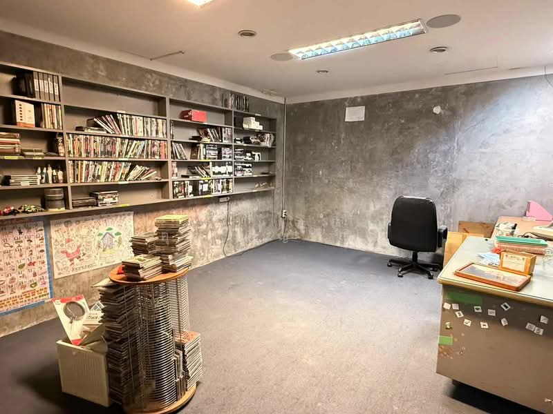 ขายบ้านเดี่ยว 2 ชั้น พร้อมที่ดิน 112 ตรว. ซอย สวนผัก 2 ตลิ่งชัน กรุงเทพมหานคร, Bangkok, Taling Chan, Bangkok, 3 Bedrooms, 448 sqm, Single Detached House For Sale, by คุณ วิญากร, 500305268 - DDproperty.com