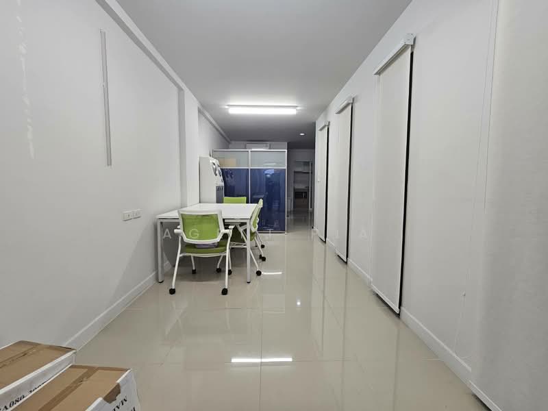 Home Office for Rent: Deco Home Office near BTS Bearing (SPSAD3982), Bangkok, Bang Na, Bang Na, Bangkok, 2 Bedrooms, 200 sqm, Townhouse For Rent, by Agent Pla, 500305343 - DDproperty.com