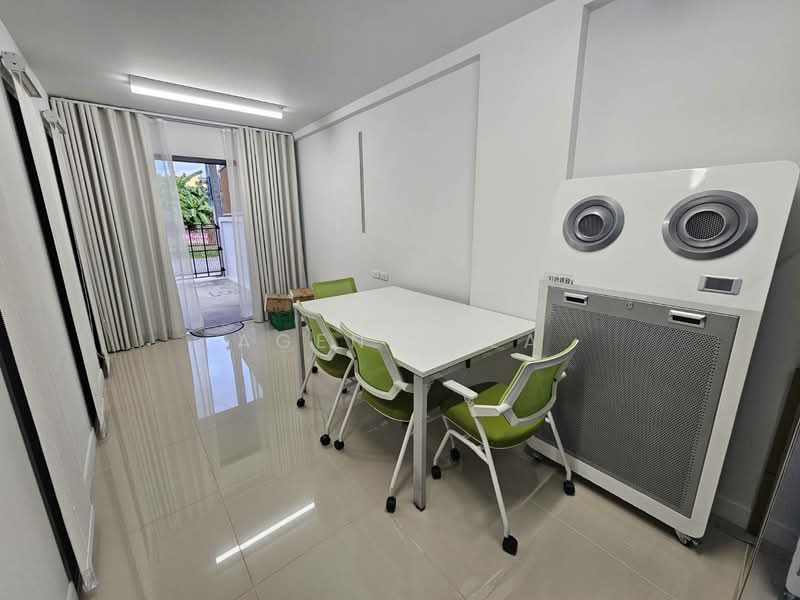 Home Office for Rent: Deco Home Office near BTS Bearing (SPSAD3982), Bangkok, Bang Na, Bang Na, Bangkok, 2 Bedrooms, 200 sqm, Townhouse For Rent, by Agent Pla, 500305343 - DDproperty.com