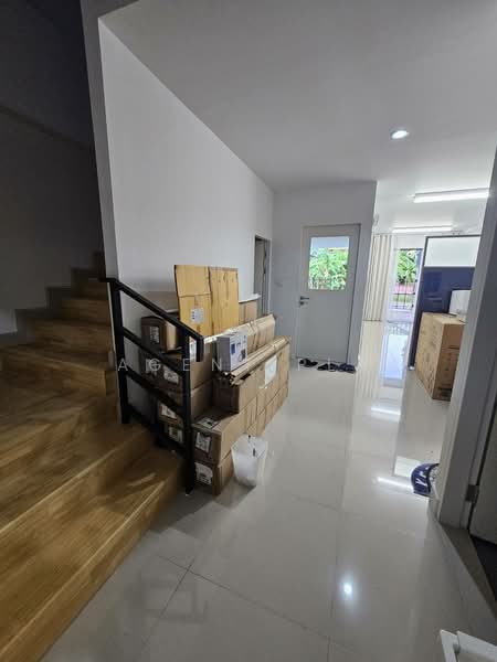 Home Office for Rent: Deco Home Office near BTS Bearing (SPSAD3982), Bangkok, Bang Na, Bang Na, Bangkok, 2 Bedrooms, 200 sqm, Townhouse For Rent, by Agent Pla, 500305343 - DDproperty.com