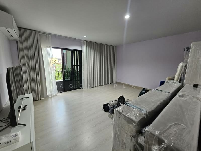 Home Office for Rent: Deco Home Office near BTS Bearing (SPSAD3982), Bangkok, Bang Na, Bang Na, Bangkok, 2 Bedrooms, 200 sqm, Townhouse For Rent, by Agent Pla, 500305343 - DDproperty.com