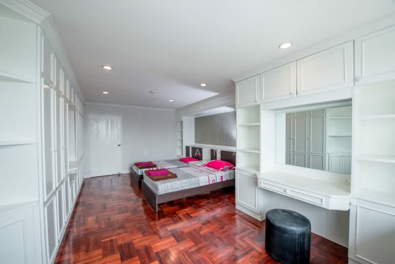 Oriental Towers, Bangkok, 25 Soi Ekkamai 12, Ekkamai Road, Khlong Tan Nua, Watthana, Bangkok, 3 Bedrooms, 350 sqm, Condo For Rent, by K.Nana, 500305414 - DDproperty.com