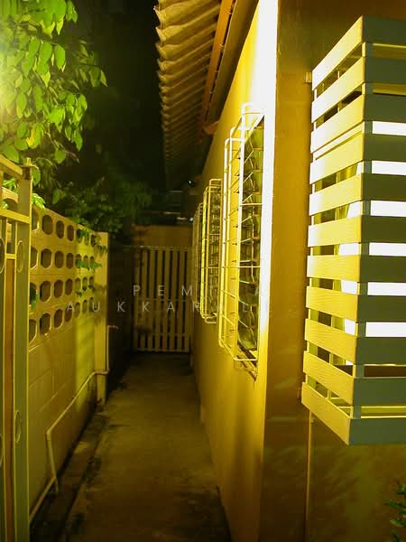 7-BR House, Bangkok, Din Daeng, Din Daeng, Bangkok, 7 Bedrooms, 200 sqm, Single Detached House For Sale, by Pemika Aukkaraleekul, 500305494 - DDproperty.com