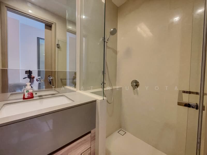 The Esse Asoke, Bangkok, 333 Soi Sukhumvit 21, Sukhumvit Road, Khlongtoei Nua, Watthana, Bangkok, 1 Bedroom, 37 sqm, Condo For Sale, by Nattapat Reunyota, 500305500 - DDproperty.com