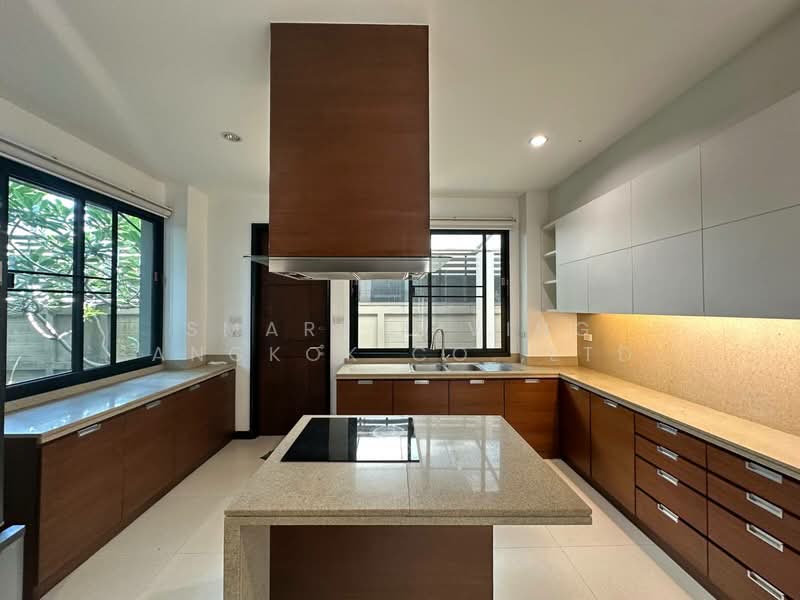 Willow 49, Bangkok, 234 Soi Sukhumvit 49/14, Khlong Tan Nua, Watthana, Bangkok, 4 Bedrooms, 400 sqm, Single Detached House For Rent, by Smart Living Bangkok Co.,Ltd., 500305596 - DDproperty.com