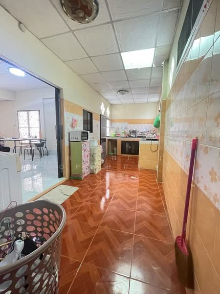 แฟมิลี่ แลนด์, Chon Buri (Pattaya), Na Pa, Muang Chon Buri, Chon Buri (Pattaya), 3 Bedrooms, 100 sqm, Townhouse For Sale, by The Best Property กิ๊ก, 500305717 - DDproperty.com