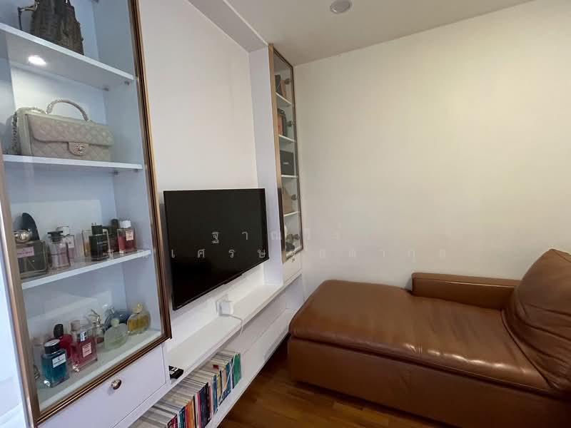 President Park Sukhumvit 24, Bangkok, 99 Sukhumvit 24 Alley, Khlongtoei Nua, Watthana, Bangkok, 3 Bedrooms, 260 sqm, Condo For Sale, by Tharnavee Tharnasetthadakul, 500305745 - DDproperty.com