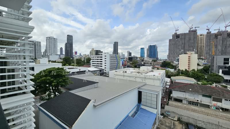 GM Residence, Bangkok, Soi Ekkamai 18, Khlong Tan Nua, Watthana, Bangkok, 3 Bedrooms, 220 sqm, Condo For Rent, by BANGKOK PROPERTY AGENTS, 500305782 - DDproperty.com
