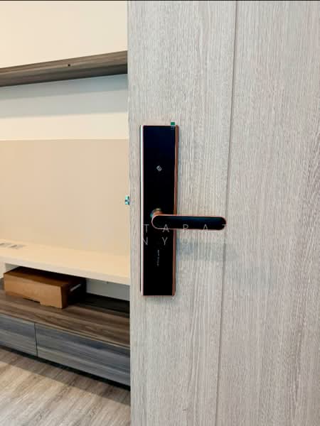 CENTRIC Ari Station, Bangkok, 27 Phahonyothin Road, Samsen Nai, Phaya Thai, Bangkok, 1 Bedroom, 33 sqm, Condo For Sale, by Nattapat Reunyota, 500305814 - DDproperty.com