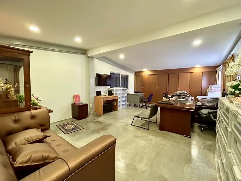 Passorn Bhuddhamonthon Sai 2-Bangwaek, Bangkok, Bangwaek Road, Bang Phai, Bang Khae, Bangkok, 3 Bedrooms, 300 sqm, Single Detached House For Sale, by อาทิชา โชตจิราวณิช, 500305834 - DDproperty.com