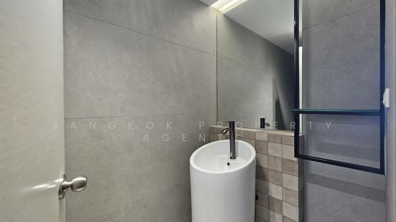 Lake Avenue Sukhumvit 16, Bangkok, Soi Sammitr Sukhumvit Road, Khlong Tan Nua, Watthana, Bangkok, 1 Bedroom, 70 sqm, Condo For Rent, by BANGKOK PROPERTY AGENTS, 500305837 - DDproperty.com