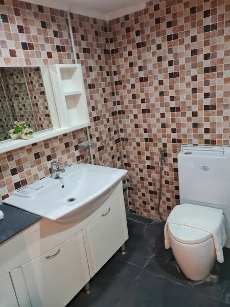 Omni Tower Sukhumvit Nana, Bangkok, 69 Sukhumvit 4 Alley, Khlong Toei, Bangkok, 2 Bedrooms, 100 sqm, Condo For Sale, by Patcharaporn Binsorlae, 500305880 - DDproperty.com