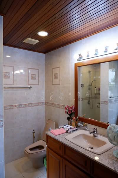 4-BR House, Chon Buri (Pattaya), Huai Yai, Bang Lamung (Pattaya), Chon Buri (Pattaya), 4 Bedrooms, 800 sqm, Single Detached House For Sale, by Patcharaporn Binsorlae, 500305903 - DDproperty.com