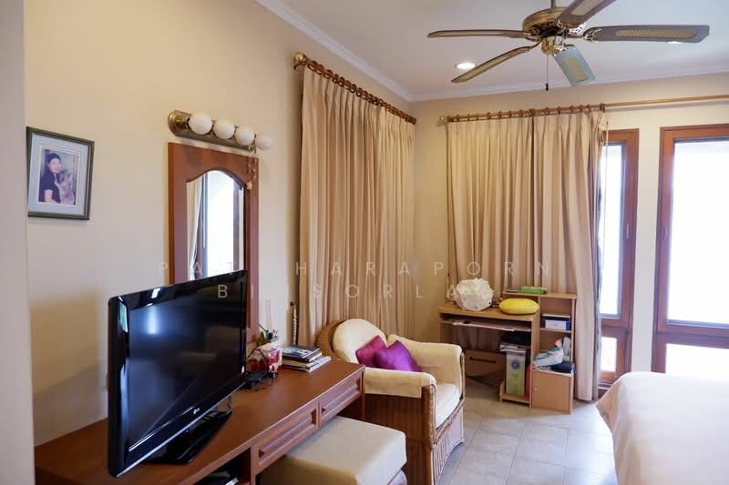 4-BR House, Chon Buri (Pattaya), Huai Yai, Bang Lamung (Pattaya), Chon Buri (Pattaya), 4 Bedrooms, 800 sqm, Single Detached House For Sale, by Patcharaporn Binsorlae, 500305903 - DDproperty.com
