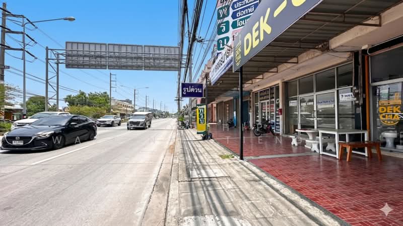 ขายด่วน อาคารพาณิชย์ 3 ชั้น ทำเลค้า แยกมาบโป่ง พานทอง – อมตะนคร ชลบุรี ราคาเพียง 3.49 ล้านบาท, Chon Buri (Pattaya), -, Map Pong, Phan Thong, Chon Buri (Pattaya), , 178 sqm, Shophouse For Sale, by Pronthip Wattanasatiengul, 500305991 - DDproperty.com