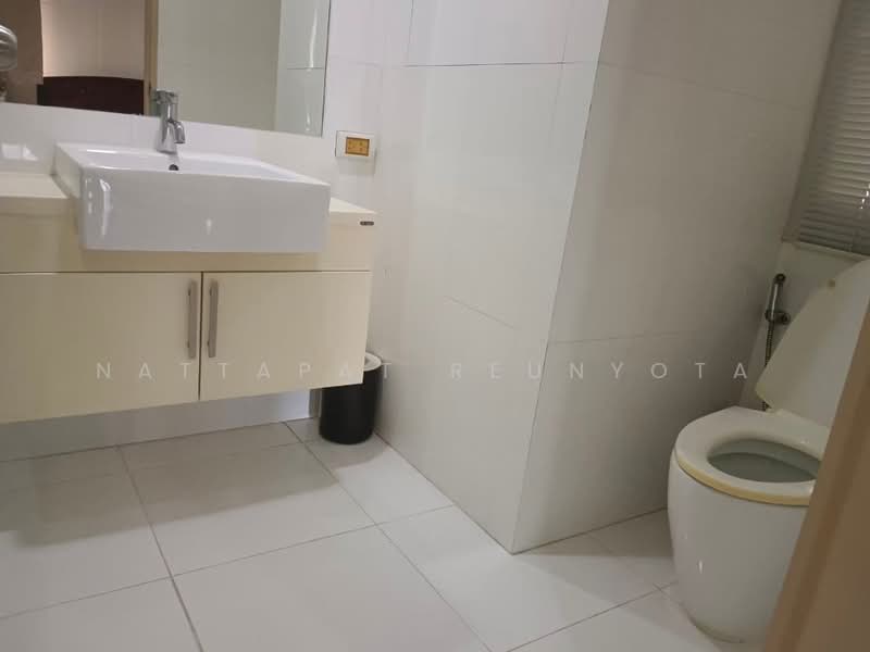 My Resort Bangkok, Bangkok, 1724 Petchaburi Road, Bang Kapi, Huai Khwang, Bangkok, 1 Bedroom, 41 sqm, Condo For Sale, by Nattapat Reunyota, 500306032 - DDproperty.com