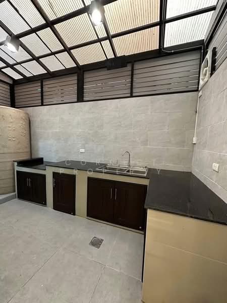 Baan Klang Muang Sathorn-Taksin 2, Bangkok, Kanlapaphruek Road, Bangko, Chom Thong, Bangkok, 3 Bedrooms, 160 sqm, Townhouse For Rent, by Correct Property, 500306084 - DDproperty.com