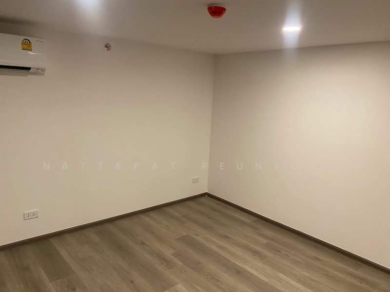 SOHO Bangkok Ratchada, Bangkok, 74 Pracha Rat Bamphen Rd, Huai Khwang, Bangkok, 1 Bedroom, 36 sqm, Condo For Sale, by Nattapat Reunyota, 500306101 - DDproperty.com