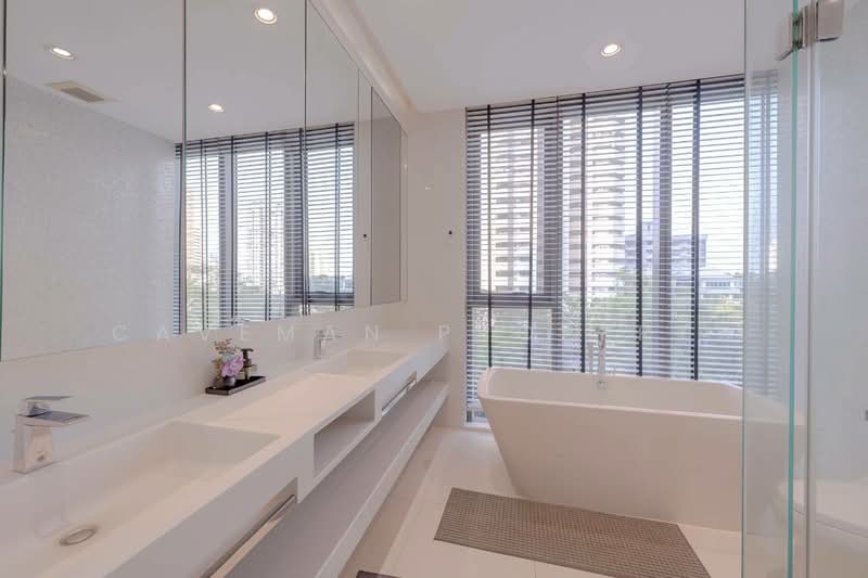 Vittorio 39, Bangkok, 8 Sukhumvit, Khlong Tan Nua, Watthana, Bangkok, 2 Bedrooms, 127 sqm, Condo For Sale, by Caveman Property, 500306108 - DDproperty.com