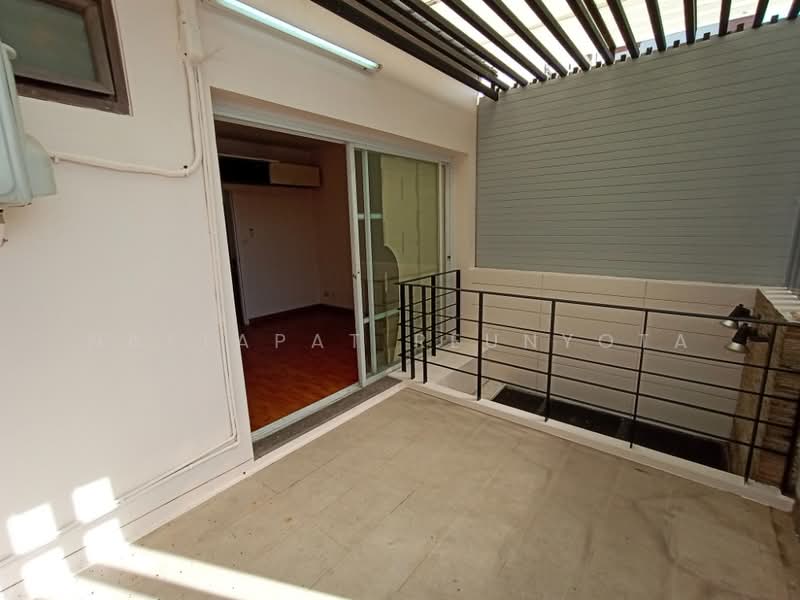 3-BR Townhouse, Bangkok, Chong Nonsi, Yan Nawa, Bangkok, 3 Bedrooms, 263 sqm, Townhouse For Sale, by Nattapat Reunyota, 500306143 - DDproperty.com