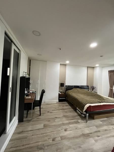 Baan Ploenchit : บ้าน เพลินจิต, กรุงเทพ, ซอยร่วมฤดี 2, ลุมพินี, ปทุมวัน, กรุงเทพ, 100 ตร.ม., คอนโด ขาย, โดย Nattapat Reunyota, 500306157 - DDproperty.com