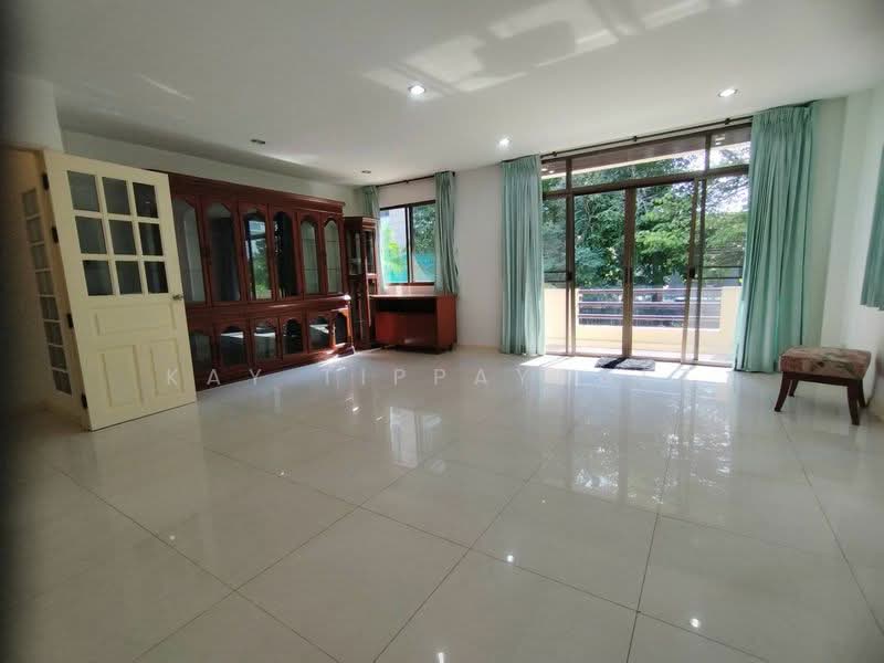 House in soi sukhumvit 31, Bangkok, Khlong Tan Nua, Watthana, Bangkok, 4 Bedrooms, 282 sqm, Single Detached House For Rent, by Kay Tippayanet, 500306215 - DDproperty.com