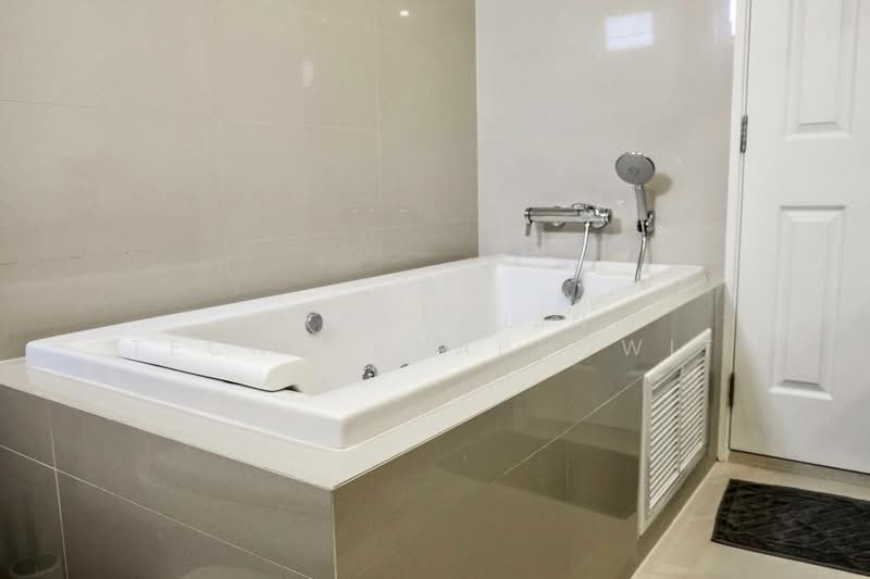 Belle Grand Rama 9, Bangkok, 131 Rama 9 Road, Huai Khwang, Bangkok, 3 Bedrooms, 108 sqm, Condo For Sale, by Papavalin Techatanaphuwit, 500306329 - DDproperty.com