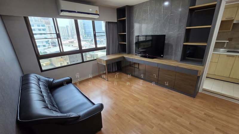 Lumpini Ville Phahol-Suthisarn, Bangkok, 23 Inthamara 2 Alley, Samsen Nai, Phaya Thai, Bangkok, 2 Bedrooms, 60 sqm, Condo For Rent, by พิมพ์ภัทรา แจ่มอุลิตรัตน, 500306335 - DDproperty.com