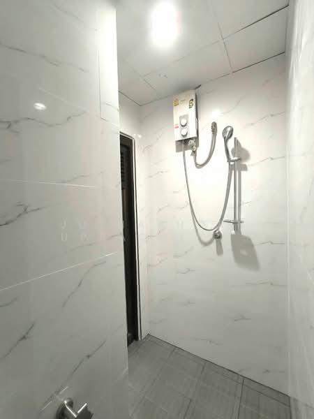 The Waterford Sukhumvit 50, Bangkok, 890 Soi Sukhumvit 50, Phra Kanong, Khlong Toei, Bangkok, 1 Bedroom, 50 sqm, Condo For Rent, by Juthabhorn Uppachit (Amy), 500306357 - DDproperty.com