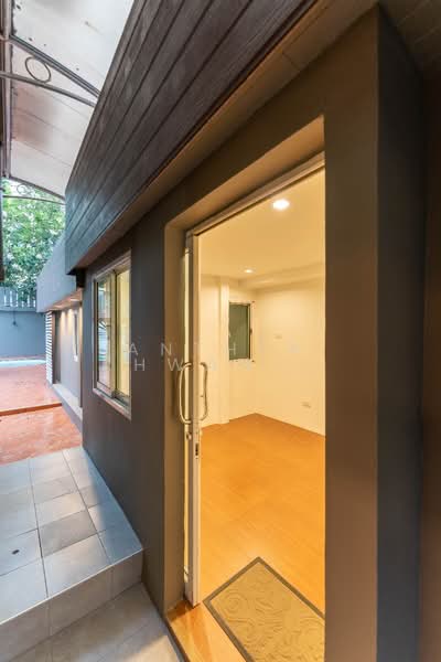 Noble Cube Pattanakarn, Bangkok, Phatthanakan Road, Suan Luang, Suan Luang, Bangkok, 3 Bedrooms, 680 sqm, Townhouse For Sale, by Anthea Khwanngam, 500306377 - DDproperty.com