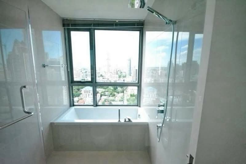 H Sukhumvit 43, Bangkok, 28 Sukhumvit 34 Road, Khlong Tan Nua, Watthana, Bangkok, 2 Bedrooms, 60 sqm, Condo For Sale, by Papavalin Techatanaphuwit, 500306389 - DDproperty.com