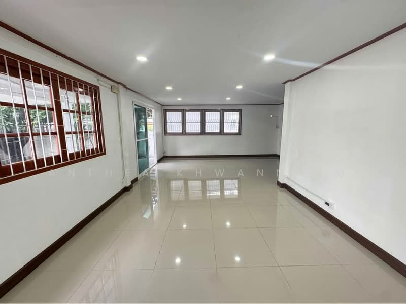 undefined, Bangkok, Suan Luang, Bangkok, 5 Bedrooms, 377 sqm, Single Detached House For Sale, by Anthea Khwanngam, 500306402 - DDproperty.com