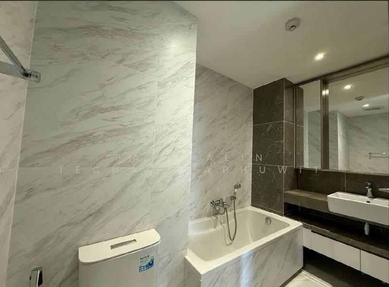 Fynn Asoke, Bangkok, 28 Sukhumvit 10 Alley, Khlong Toei, Bangkok, 2 Bedrooms, 46 sqm, Condo For Rent, by Papavalin Techatanaphuwit, 500306415 - DDproperty.com
