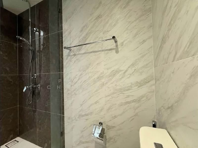 Fynn Asoke, Bangkok, 28 Sukhumvit 10 Alley, Khlong Toei, Bangkok, 2 Bedrooms, 46 sqm, Condo For Rent, by Papavalin Techatanaphuwit, 500306415 - DDproperty.com
