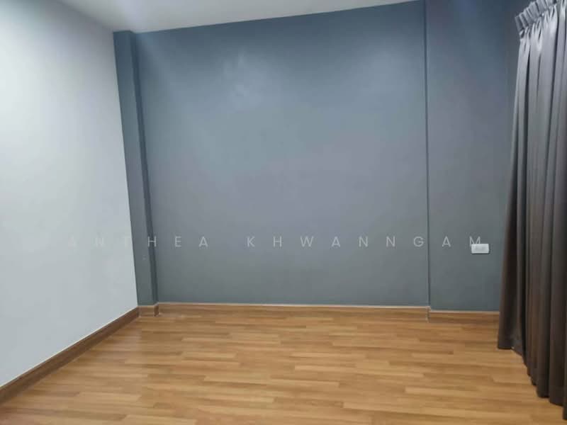 ลุมพินี ทาวน์ เรสซิเดนซ์ ลาดพร้าว สเตชั่น : Lumpini Town Residence Ladprao Station, กรุงเทพ, จอมพล, จตุจักร, กรุงเทพ, 200 ตร.ม., ทาวน์เฮ้าส์ ขาย, โดย Anthea Khwanngam, 500306472 - DDproperty.com