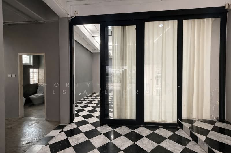 Home Office 3ชั้น พระราม9, Bangkok, Bang Kapi, Huai Khwang, Bangkok, , 750 sqm, Office Space For Rent, by Forty-Six Real Estate Group, 500306482 - DDproperty.com