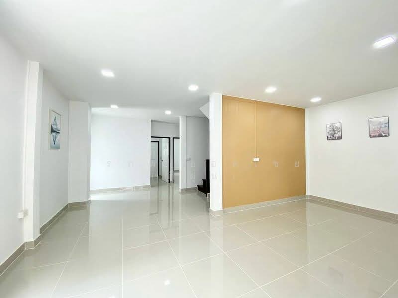 หมู่บ้านลภาวัน 1, Nonthaburi, Bang Rak Pattana, Bang Bua Thong, Nonthaburi, 4 Bedrooms, 140 sqm, Townhouse For Sale, by สรภพ ยอดไชย (สีฝุ่น), 500306497 - DDproperty.com