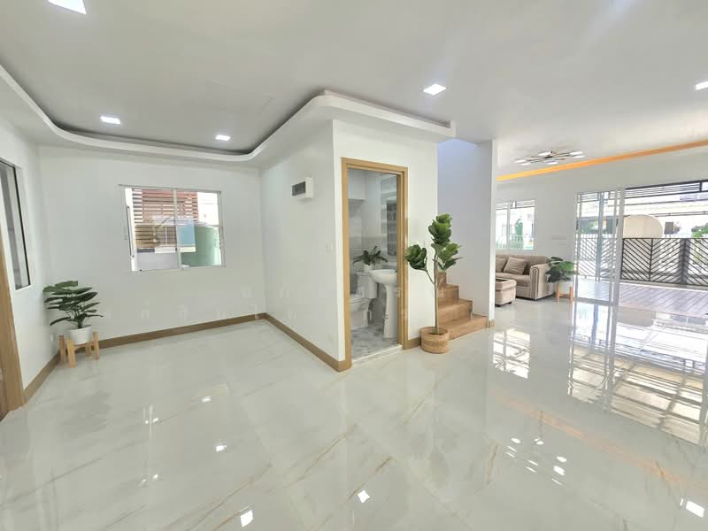 Flora Ville Park City Suwinthawong, Bangkok, Suwinthawong Road, Lam Phak Chi, Nong Chok, Bangkok, 4 Bedrooms, 200 sqm, Single Detached House For Sale, by นภัสศรณ์ วงศ์สินไทยกร (นันท์), 500306592 - DDproperty.com