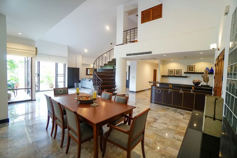 Raintree Village Apartment, Bangkok, 21 Soi Sukhumvit 41, Khlong Tan Nua, Watthana, Bangkok, 4 Bedrooms, 420 sqm, Apartment For Rent, by Boonraksa Sopak, 500306639 - DDproperty.com