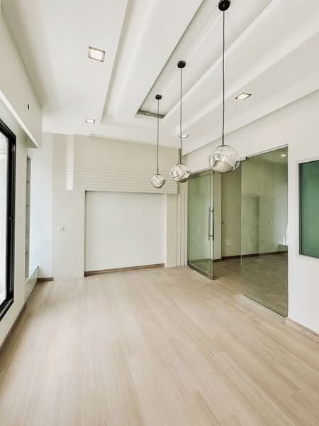 Baan Klang Muang S-Sense Rama 9-Ladprao : บ้านกลางเมือง เอสเซ้นส์ พระราม 9-ลาดพร้าว, กรุงเทพ, ซอยลาดพร้าว 84 ถนนลาดพร้าว, วังทองหลาง, กรุงเทพ, 260 ตร.ม., ทาวน์เฮ้าส์ ขาย, โดย (หนุ่ย) กมลลักษณ์ สัมพันธรัตน์, 500306758 - DDproperty.com