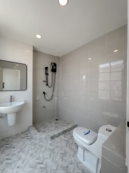 Baan Klang Muang S-Sense Rama 9-Ladprao, Bangkok, Soi Ladprao 84, Ladprao Road, Wang Thonglang, Bangkok, 4 Bedrooms, 260 sqm, Townhouse For Sale, by กมลลักษณ์ (หนุ่ย) สัมพันธรัตน์, 500306758 - DDproperty.com