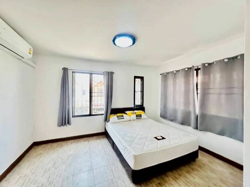 ให้เช่าบ้านแฝด ม.คันทรีปาร์ค2 เลี่ยงหนองมน ชลบุรี, Chon Buri (Pattaya), Huai Kapi, Muang Chon Buri, Chon Buri (Pattaya), 2 Bedrooms, 85 sqm, Semi-Detached House (Twin House) For Rent, by Dusit Saengfa, 500306768 - DDproperty.com