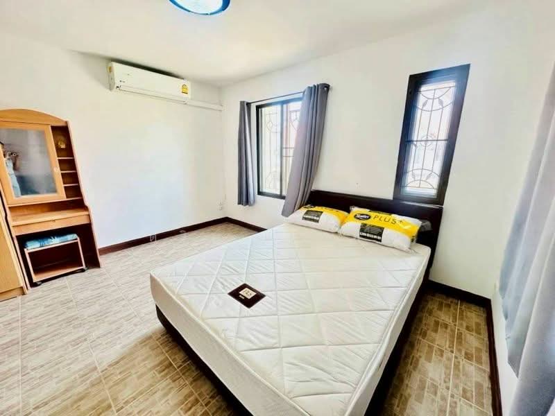 ให้เช่าบ้านแฝด ม.คันทรีปาร์ค2 เลี่ยงหนองมน ชลบุรี, Chon Buri (Pattaya), Huai Kapi, Muang Chon Buri, Chon Buri (Pattaya), 2 Bedrooms, 85 sqm, Semi-Detached House (Twin House) For Rent, by Dusit Saengfa, 500306768 - DDproperty.com