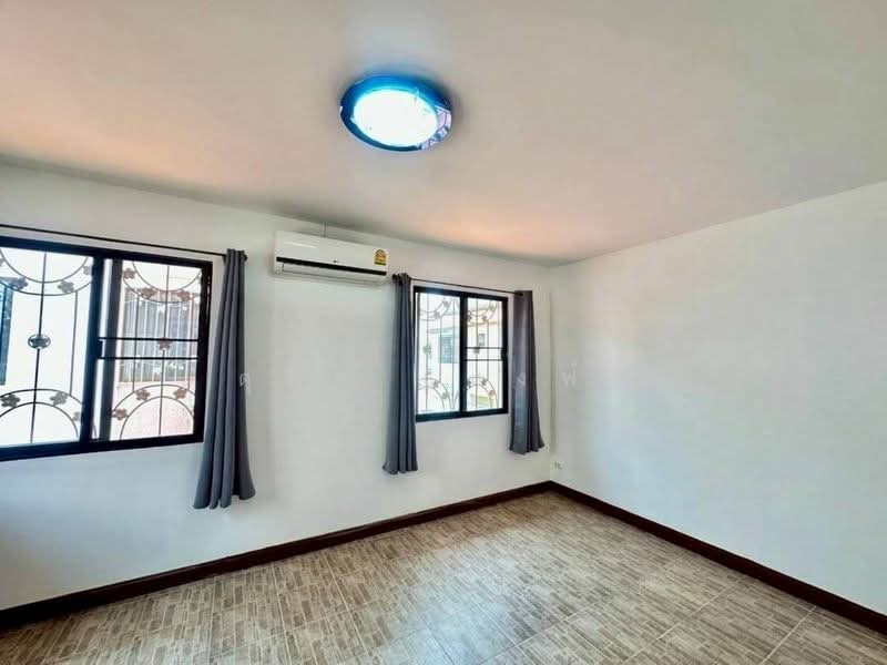 ให้เช่าบ้านแฝด ม.คันทรีปาร์ค2 เลี่ยงหนองมน ชลบุรี, Chon Buri (Pattaya), Huai Kapi, Muang Chon Buri, Chon Buri (Pattaya), 2 Bedrooms, 85 sqm, Semi-Detached House (Twin House) For Rent, by Dusit Saengfa, 500306768 - DDproperty.com