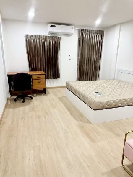 บ้านเช่าห้วยขวาง, กรุงเทพ, ประชาราษฎร์บำเพ็ญ, ห้วยขวาง, กรุงเทพ, 250 ตร.ม., บ้านเดี่ยว ให้เช่า, โดย Achiwara Panusan, 500306770 - DDproperty.com