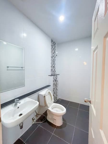 The Passage Ramintra-Khubon, Bangkok, Khubon Road, Bang Chun, Khlong Sam Wa, Bangkok, 4 Bedrooms, 120 sqm, Townhouse For Rent, by Khemasooch Chiraburanan, 500306776 - DDproperty.com