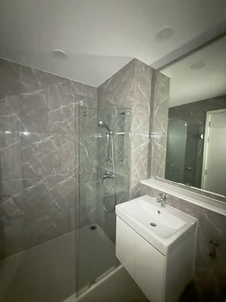 Mazarine Ratchayothin, Bangkok, Soi Phahonyothin 30, Phahonyothin Road, Chan Kasem, Chatuchak, Bangkok, 1 Bedroom, 42 sqm, Condo For Rent, by Nop Satjavitvisarn, 500306798 - DDproperty.com