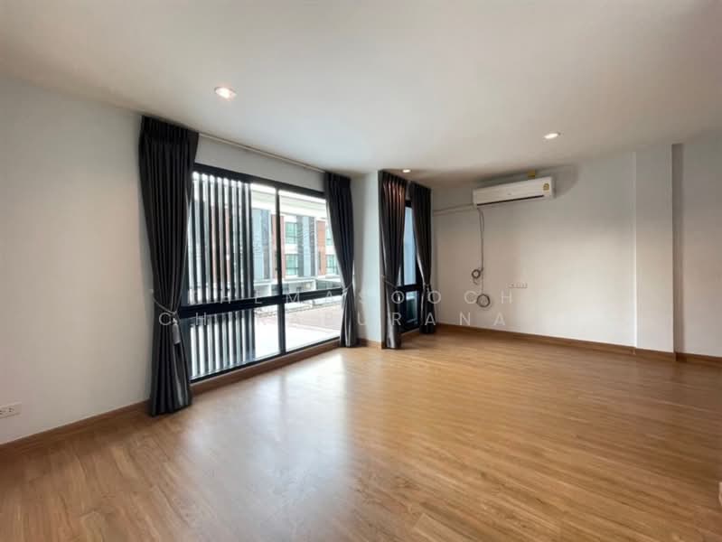 undefined, Bangkok, Khlong Song Ton Nun, Lat Krabang, Bangkok, 4 Bedrooms, 144 sqm, Townhouse For Sale, by Khemasooch Chiraburanan, 500306816 - DDproperty.com