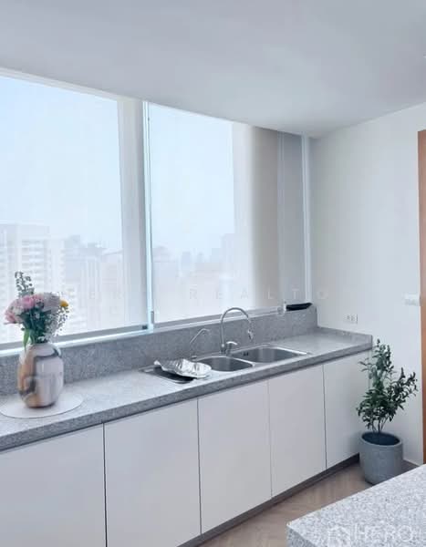 Millennium Residence, Bangkok, Sukhumvit Road, Khlong Toei, Bangkok, 3 Bedrooms, 146 sqm, Condo For Sale, by Hero Realtor Co., Ltd., 500306993 - DDproperty.com
