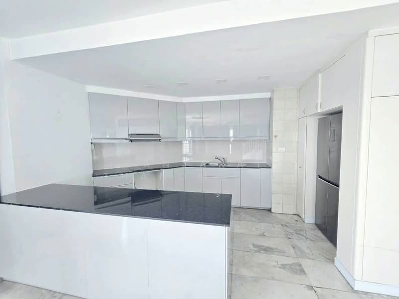 Thana Tower, Bangkok, Charan Sanit Wong, Bang Yi Khan, Bang Phlat, Bangkok, 3 Bedrooms, 314 sqm, Condo For Rent, by Banjarat Thanomchat, 500307101 - DDproperty.com